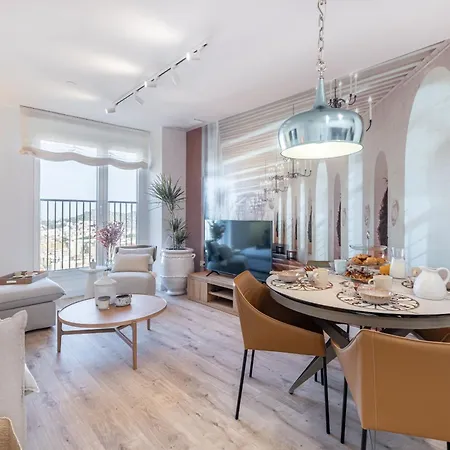 Skyline 8 Pool & Parking Free Apartament